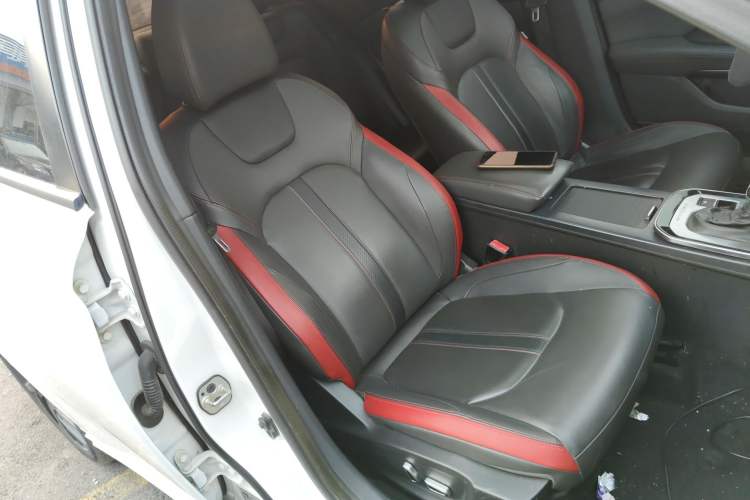 Used Dongfeng Aeolus Yixuan 2020 230T Automatic Cool Stylish Dark Knight Edition Right Front Seat