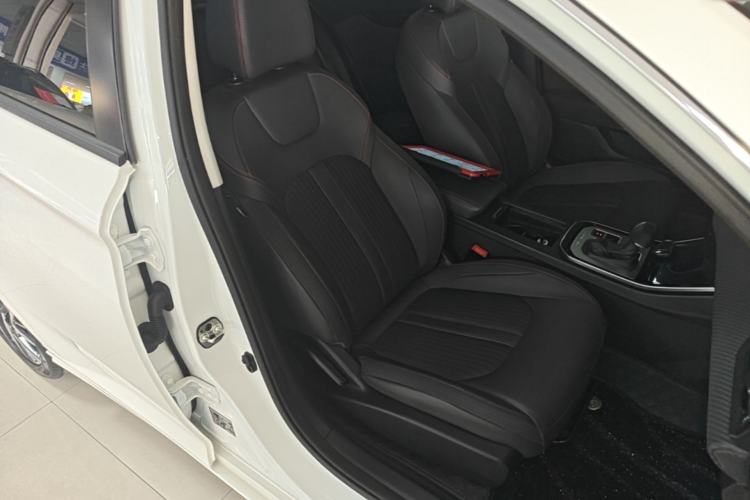 Used Dongfeng Aeolus Yixuan 2020 230T Automatic Dazzle Track Edition Right Front Seat
