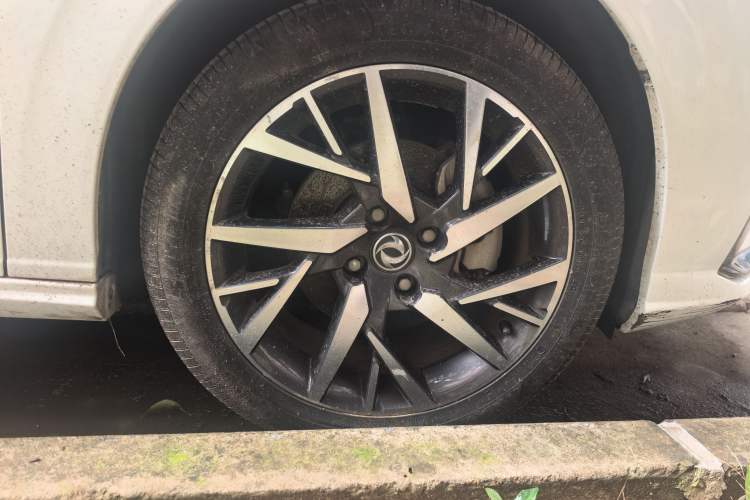 Used Dongfeng Aeolus Yixuan 2020 230T Automatic Cool Edition Right Front Wheel Hub