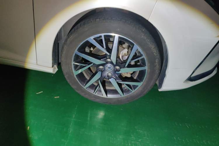 Used Dongfeng Aeolus Yixuan 2020 230T Automatic Cool Edition Right Front Wheel Hub