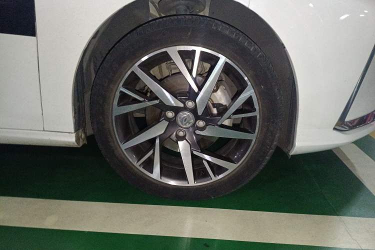 Used Dongfeng Aeolus Yixuan 2020 230T Automatic Cool Edition Right Front Wheel Hub