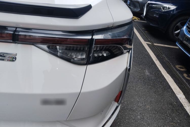 Used Dongfeng Aeolus Yixuan 2020 230T Automatic Cool Edition Right Rear Taillight