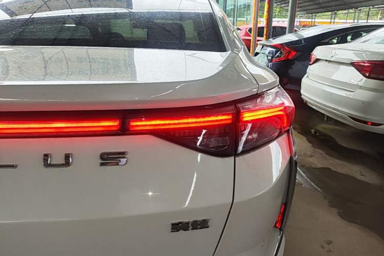 Used Dongfeng Aeolus Yixuan 2020 230T Automatic Cool Edition Right Rear Taillight