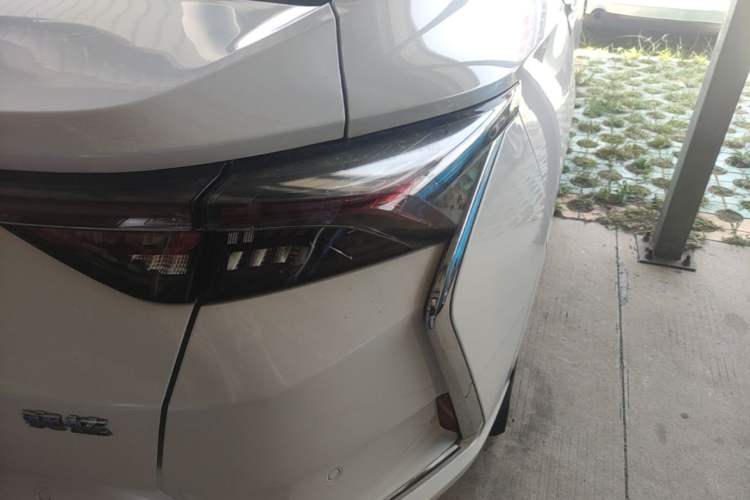 Used Dongfeng Aeolus Yixuan 2020 230T Automatic Advanced Edition Right Rear Taillight