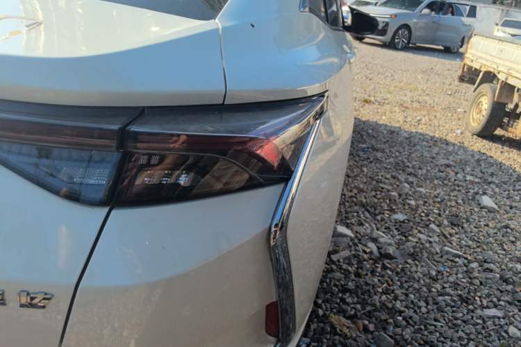 Used Dongfeng Aeolus Yixuan 2020 230T Automatic Advanced Edition Right Rear Taillight