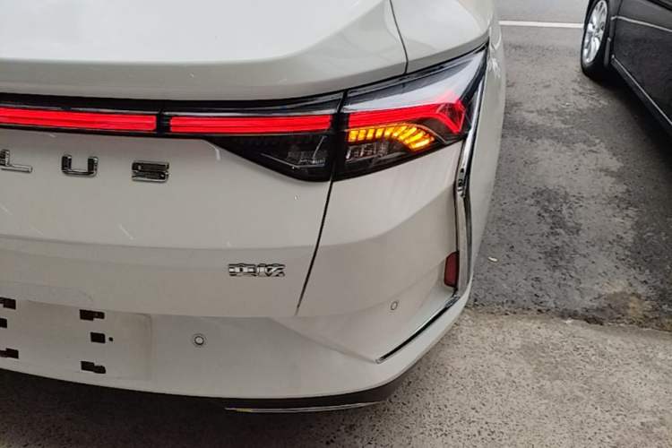 Used Dongfeng Aeolus Yixuan 2020 230T Automatic Advanced Edition Right Rear Taillight