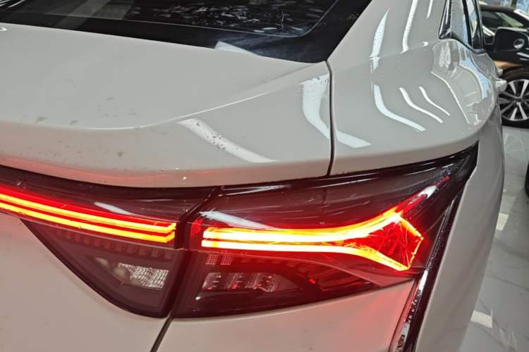Used Dongfeng Aeolus Yixuan 2020 230T Automatic Dazzle Track Edition Right Rear Taillight