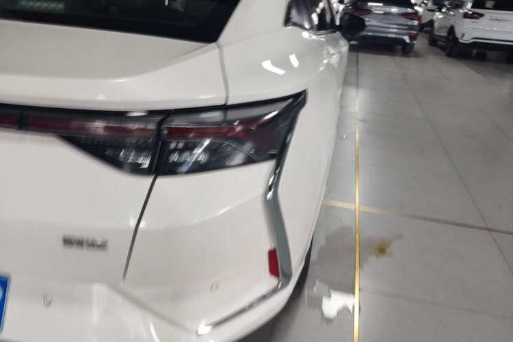 Used Dongfeng Aeolus Yixuan 2020 230T Automatic Xuan Yue Track Edition Right Rear Taillight