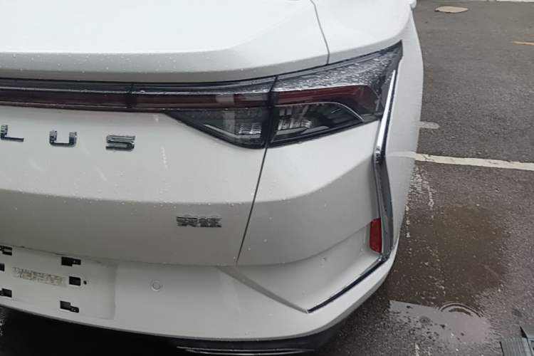 Used Dongfeng Aeolus Yixuan 2020 230T Automatic Cool Edition Right Rear Taillight