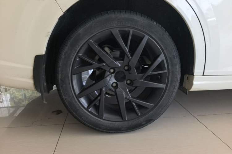 Used Dongfeng Aeolus Yixuan 2020 230T Automatic Dazzle Track Rider Edition Right Rear Wheel Hub