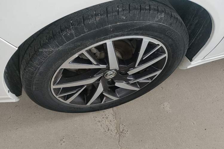 Used Dongfeng Aeolus Yixuan 2020 230T Automatic Cool Edition Right Rear Wheel Hub