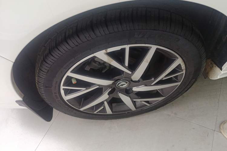 Used Dongfeng Aeolus Yixuan 2020 230T Automatic Advanced Edition Right Rear Wheel Hub