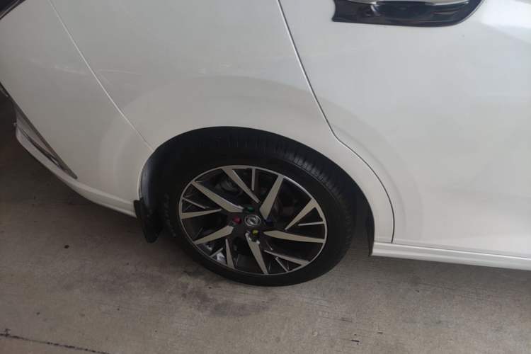 Used Dongfeng Aeolus Yixuan 2020 230T Automatic Advanced Edition Right Rear Wheel Hub