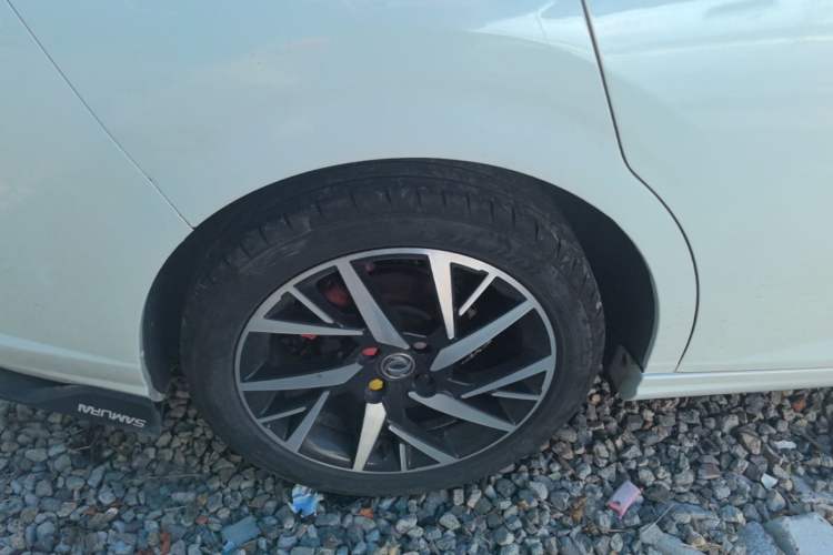 Used Dongfeng Aeolus Yixuan 2020 230T Automatic Advanced Edition Right Rear Wheel Hub