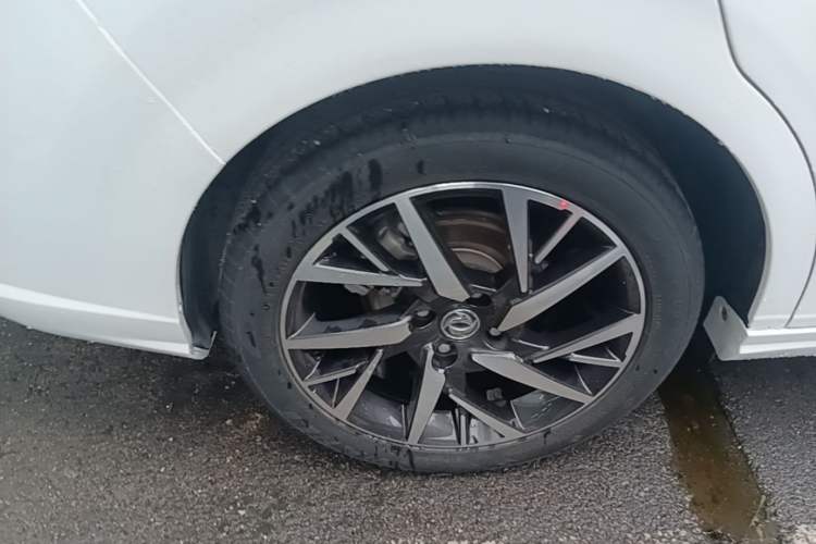 Used Dongfeng Aeolus Yixuan 2020 230T Automatic Cool Edition Right Rear Wheel Hub