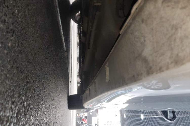 Used Dongfeng Aeolus Yixuan 2020 230T Automatic Cool Edition Right Side Sill