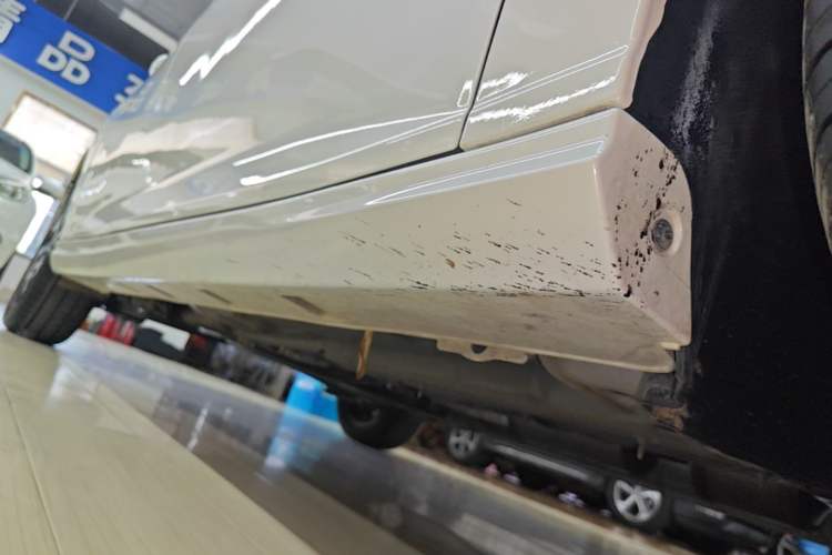 Used Dongfeng Aeolus Yixuan 2020 230T Automatic Advanced Edition Right Side Sill