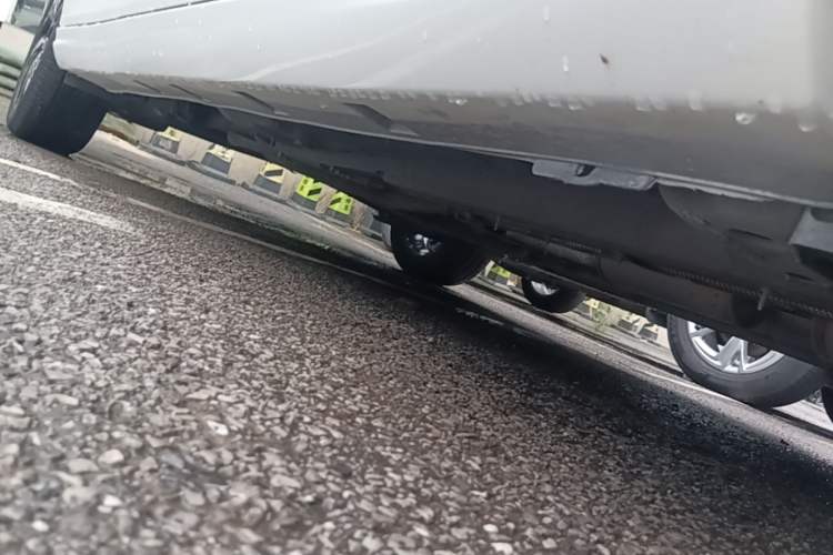 Used Dongfeng Aeolus Yixuan 2020 230T Automatic Cool Edition Right Side Sill