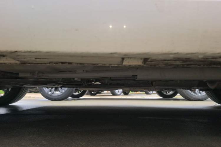Used Dongfeng Aeolus Yixuan 2020 230T Automatic Cool Stylish Dark Knight Edition Right Side Sill
