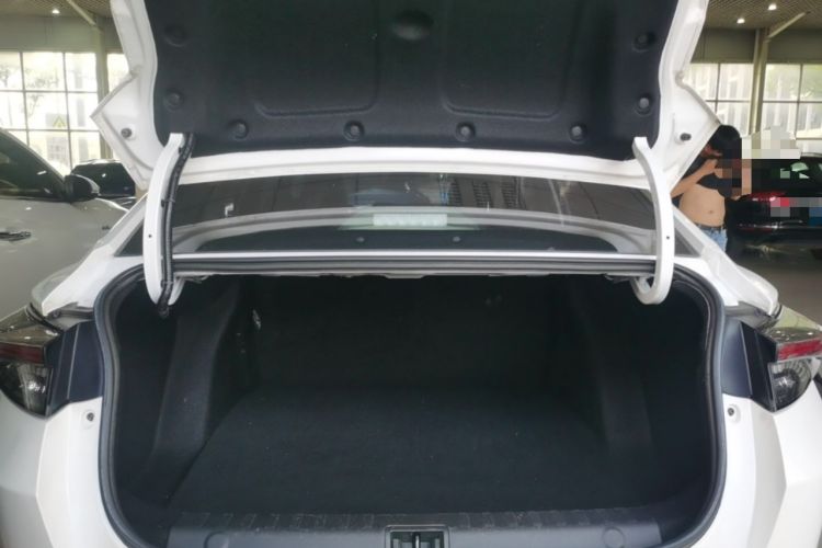 Used Dongfeng Aeolus Yixuan 2020 230T Automatic Glare-Proof Dark Knight Edition Trunk