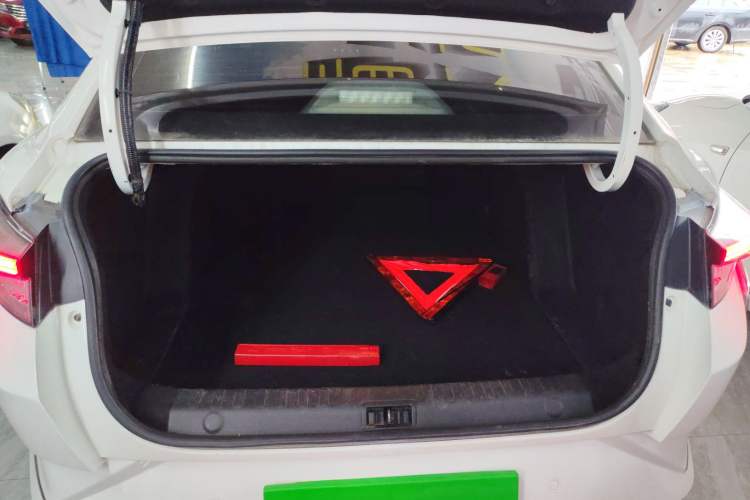 Used Dongfeng Aeolus Yixuan 2020 230T Automatic Cool Edition Trunk