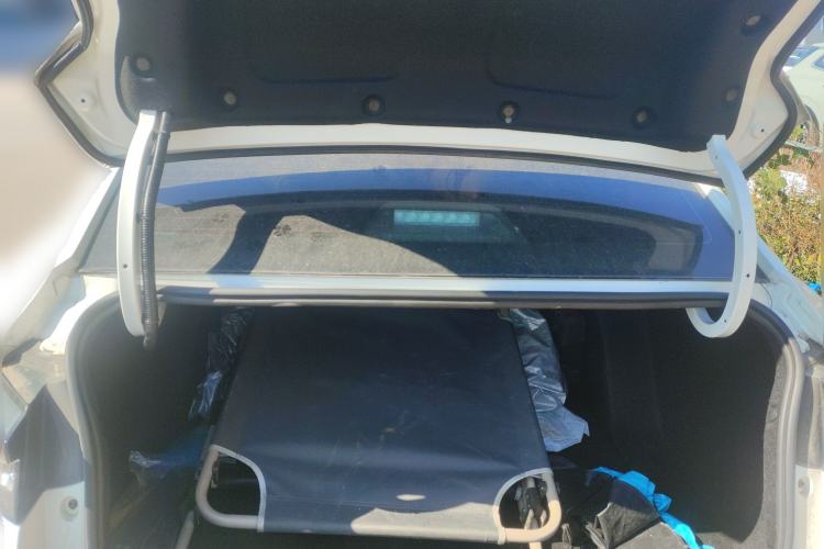 Used Dongfeng Aeolus Yixuan 2020 230T Automatic Glare-Proof Dark Knight Edition Trunk