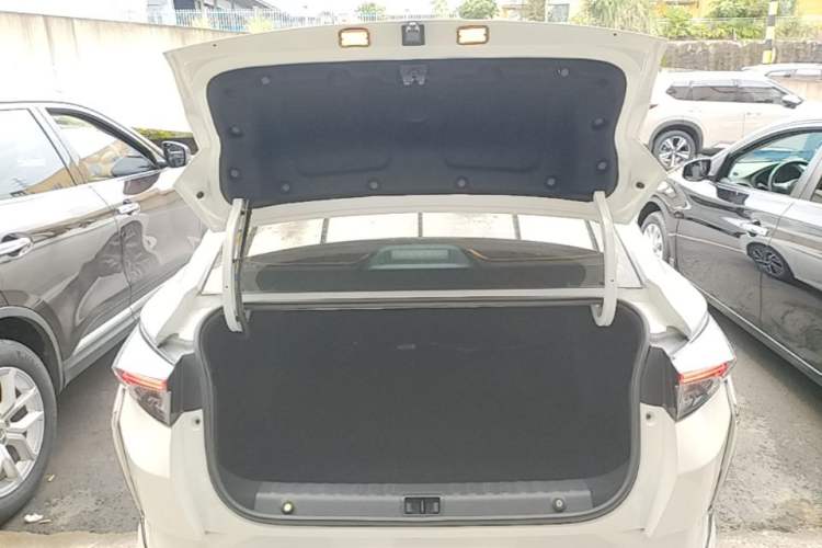 Used Dongfeng Aeolus Yixuan 2020 230T Automatic Advanced Edition Trunk