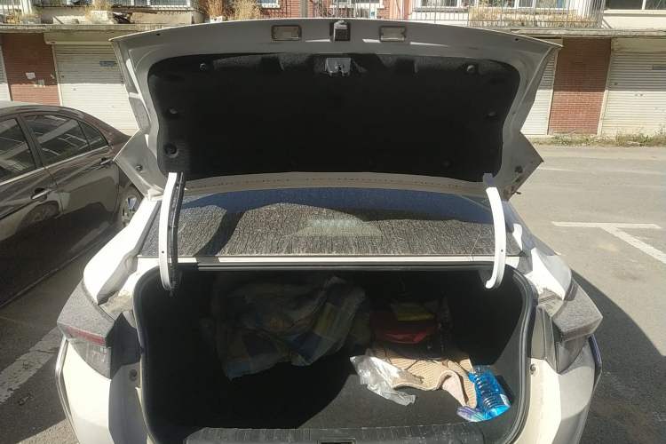 Used Dongfeng Aeolus Yixuan 2020 200T Manual Ignition Edition Trunk
