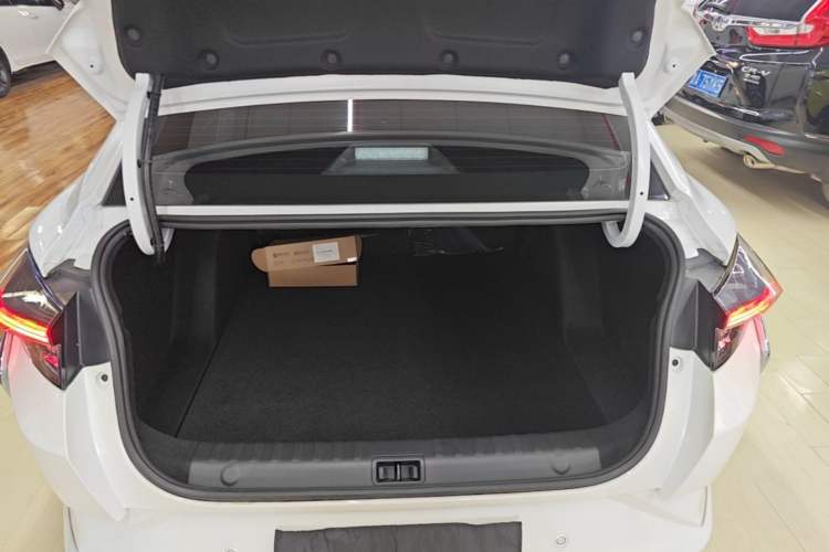 Used Dongfeng Aeolus Yixuan 2020 230T Automatic Advanced Edition Trunk