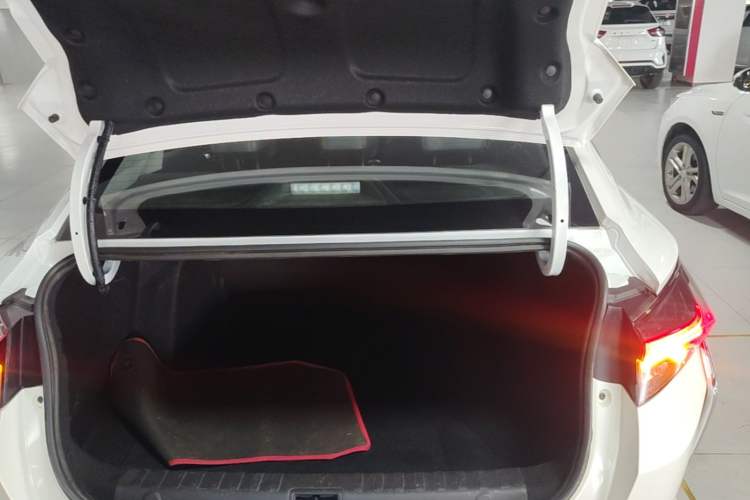 Used Dongfeng Aeolus Yixuan 2020 230T Automatic Xuan Yue Track Edition Trunk