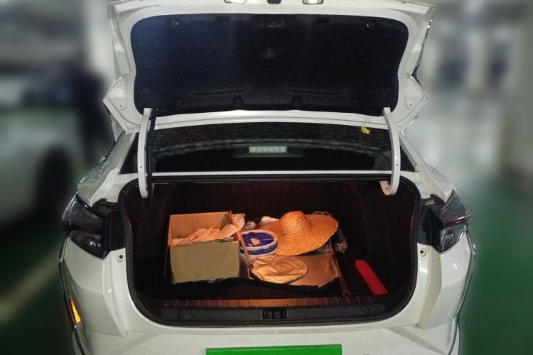 Used Dongfeng Aeolus Yixuan 2020 230T Automatic Cool Edition Trunk
