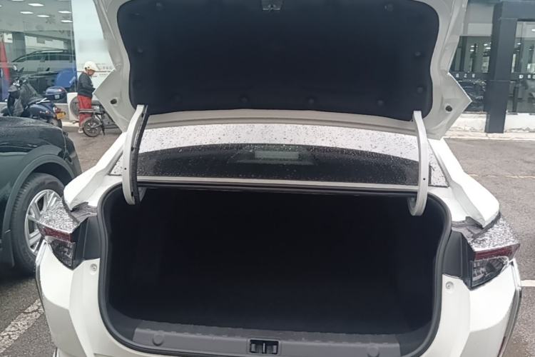 Used Dongfeng Aeolus Yixuan 2020 230T Automatic Cool Edition Trunk