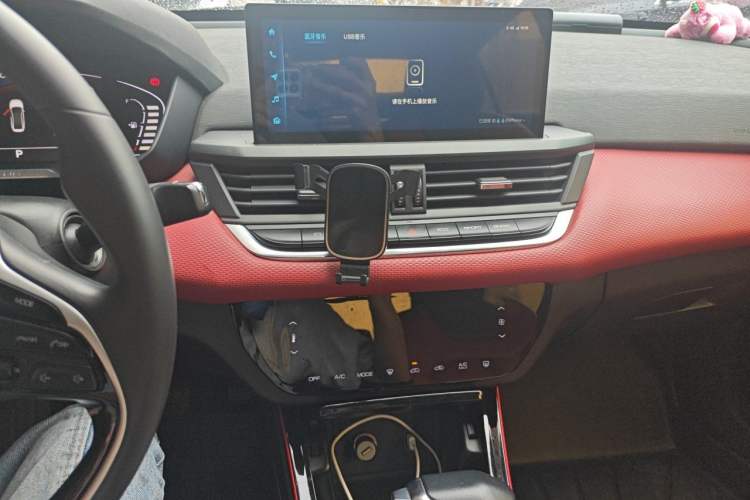 Used Dongfeng Aeolus Yixuan 2021 230T Automatic Zuiying Knight Edition Audio And AC Panel
