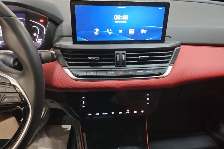 Used Dongfeng Aeolus Yixuan 2021 230T Automatic Hunter Edition Audio And AC Panel