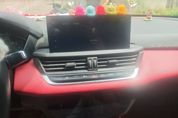 Used Dongfeng Aeolus Yixuan 2021 230T Automatic Dream-Chasing Rider Edition Audio And AC Panel
