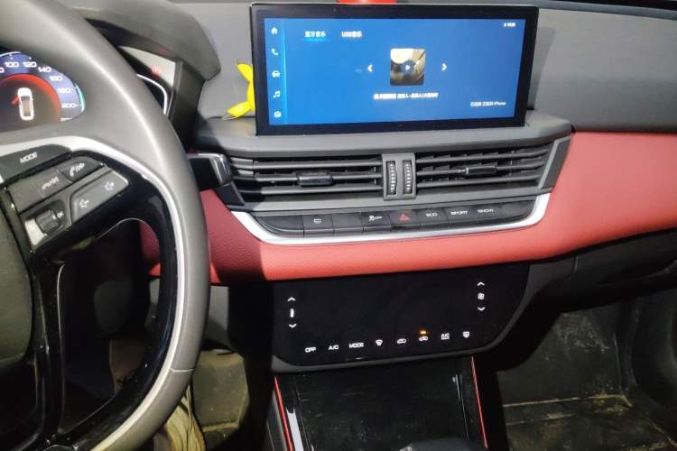 Used Dongfeng Aeolus Yixuan 2021 230T Automatic Zuiying Knight Edition Audio And AC Panel