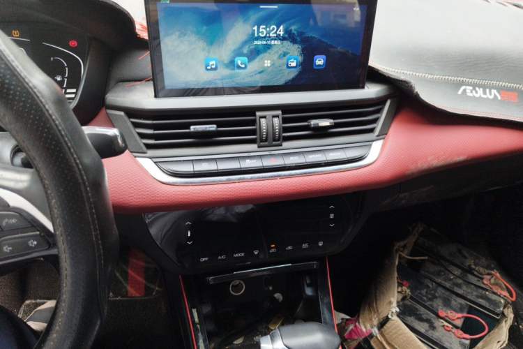 Used Dongfeng Aeolus Yixuan 2021 230T Automatic Zuiying Knight Edition Audio And AC Panel