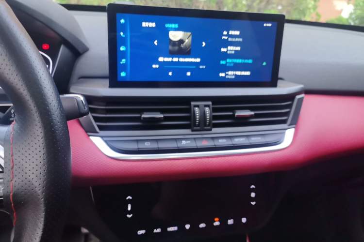 Used Dongfeng Aeolus Yixuan 2021 230T Automatic Zuiying Knight Edition Audio And AC Panel