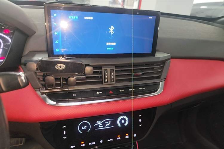 Used Dongfeng Aeolus Yixuan 2021 230T Automatic Dream-Chasing Rider Edition Audio And AC Panel