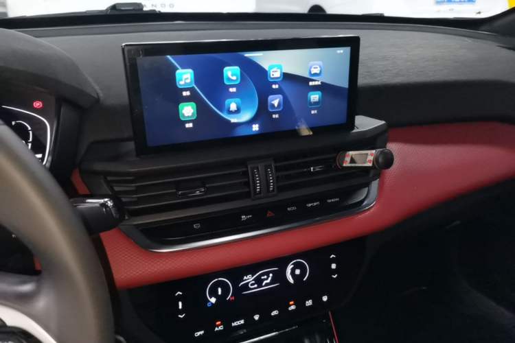 Used Dongfeng Aeolus Yixuan 2021 230T Automatic Zuiying Knight Edition Audio And AC Panel