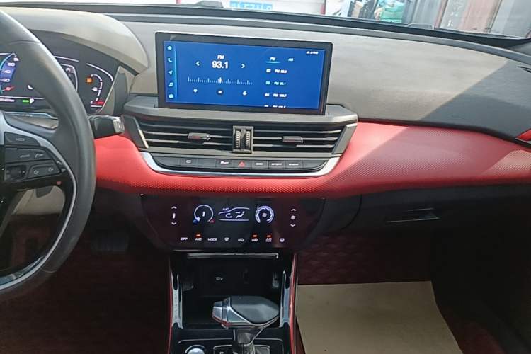 Used Dongfeng Aeolus Yixuan 2021 230T Automatic Zuiying Knight Edition Audio And AC Panel