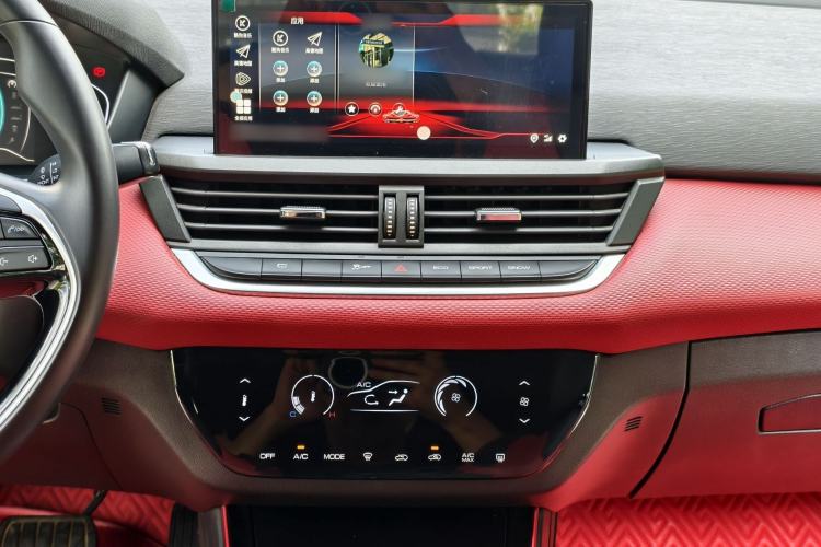 Used Dongfeng Aeolus Yixuan 2021 230T Automatic Zuiying Knight Edition Audio And AC Panel