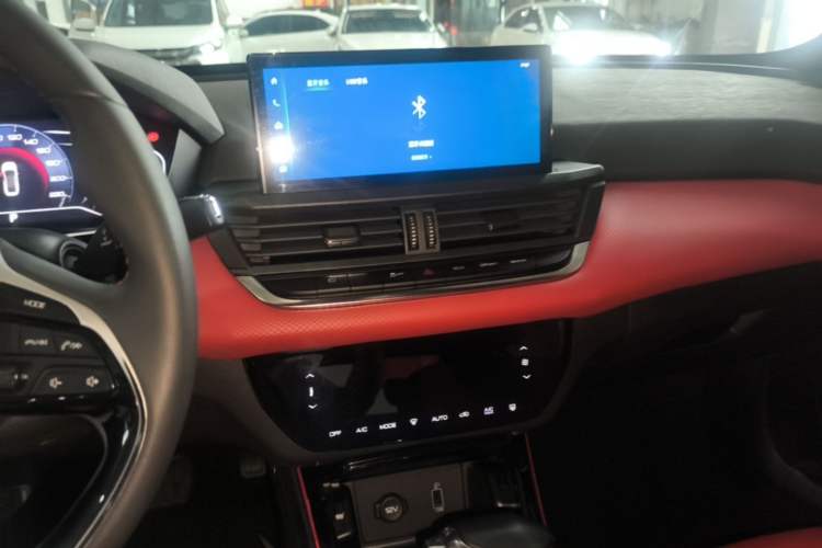 Used Dongfeng Aeolus Yixuan 2021 230T Automatic Dream-Chasing Rider Edition Audio And AC Panel