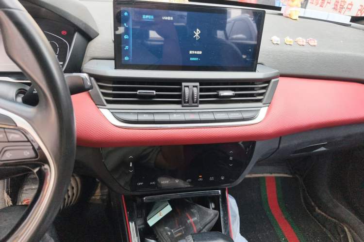 Used Dongfeng Aeolus Yixuan 2021 230T Automatic Zuiying Knight Edition Audio And AC Panel