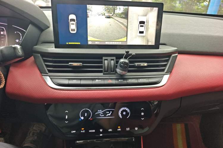 Used Dongfeng Aeolus Yixuan 2021 230T Automatic Zuiying Knight Edition Audio And AC Panel