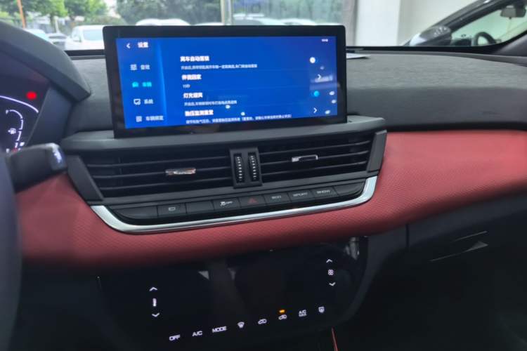 Used Dongfeng Aeolus Yixuan 2021 230T Automatic Zuiying Knight Edition Audio And AC Panel