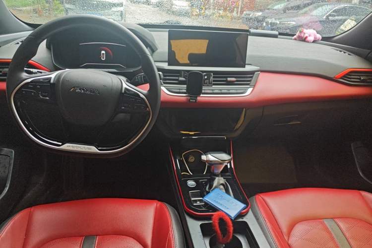 Used Dongfeng Aeolus Yixuan 2021 230T Automatic Zuiying Knight Edition Center Console