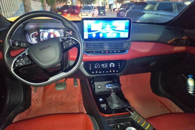 Used Dongfeng Aeolus Yixuan 2021 230T Automatic Zuiying Knight Edition Center Console