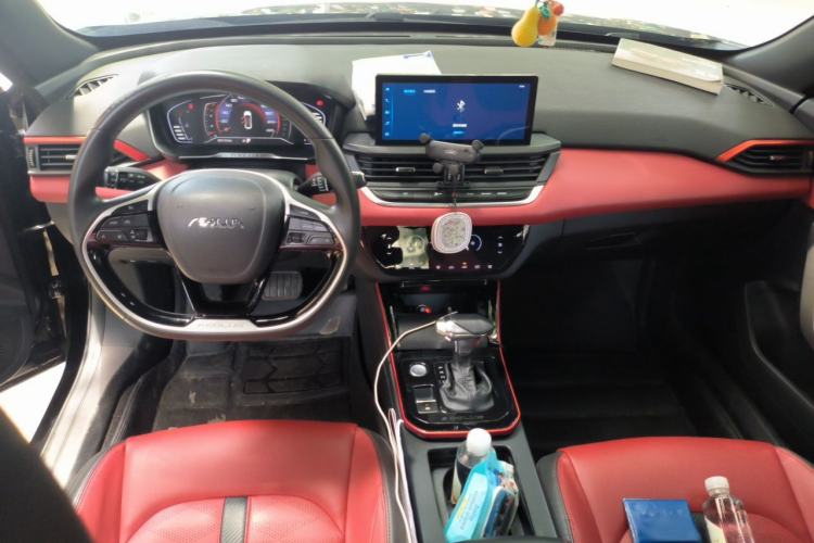 Used Dongfeng Aeolus Yixuan 2021 230T Automatic Zuiying Knight Edition Center Console