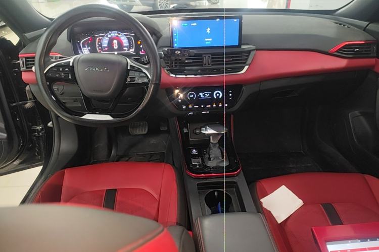 Used Dongfeng Aeolus Yixuan 2021 230T Automatic Dream-Chasing Rider Edition Center Console